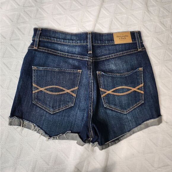 Abercrombie and Fitch high rise shorts - Picture 2 of 5